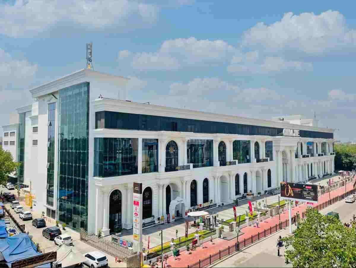 India’s First Retail Campaign with a Home as the Grand Prize | Omaxe Chowk
