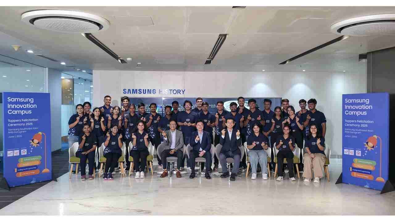 Samsung Awards Rs 1 Lakh Each to 30 Samsung Innovation Campus Toppers Across India